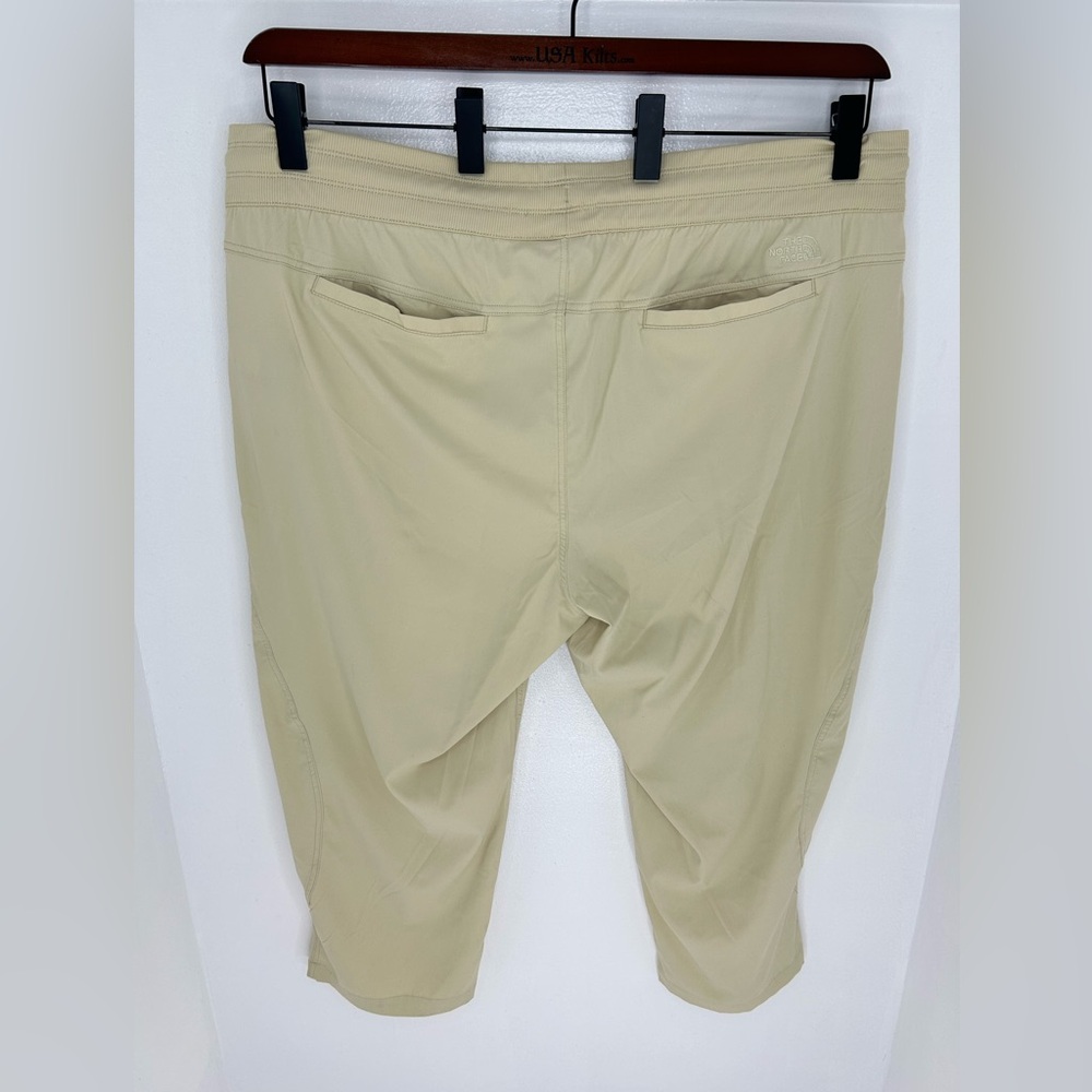The North Face NWT Aphrodite Motion Capri Pants Size 3XL Gravel Beige 43x24.5 - Picture 6 of 14